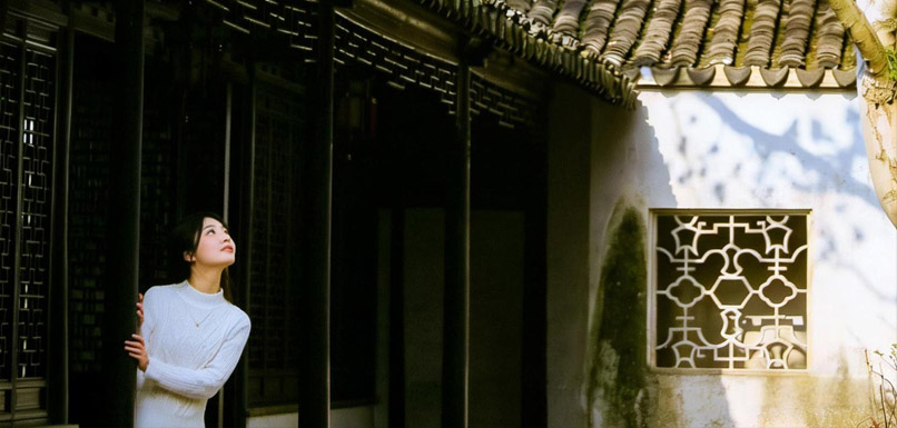 苏州退思园，玉兰花开