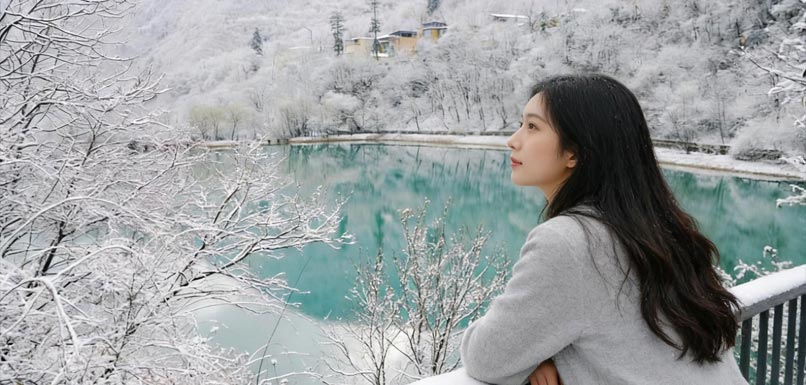 甘肃省陇南市，春雪将官鹅沟景区装扮得银装素裹